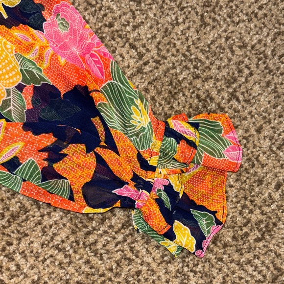 Fate Multicolor Leaf Pattern Top Small - Picture 4 of 4